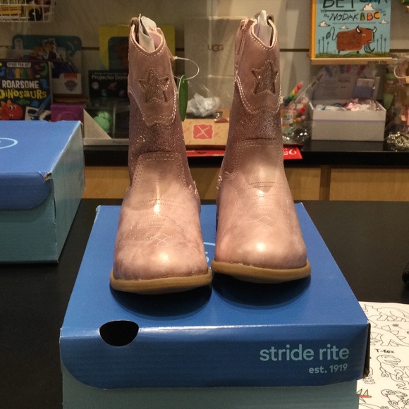 Stride Rite Wynona Boots Blush - Multiple Sizes - Picture 2 of 5